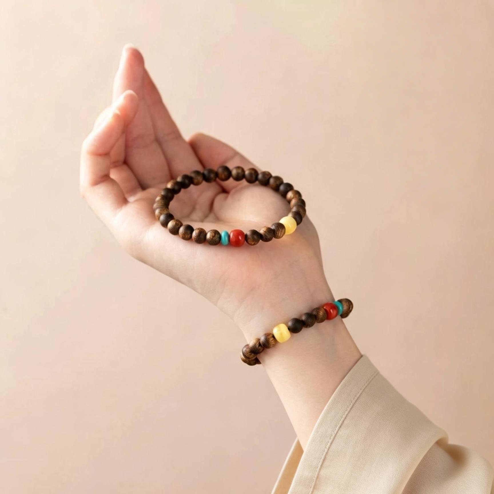 Kynam Agarwood & Natural Nanhong Agate Wooden Bracelet Valentine Gift